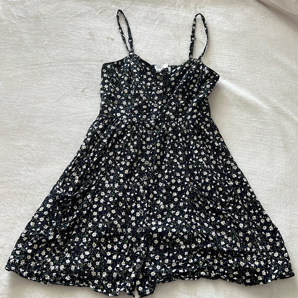 Floral cute mini dress!! by Chance!! super flowy and fun!! size: XS